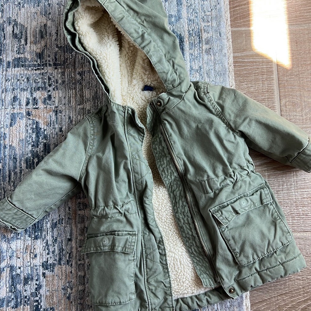 Baby Gap 12-18 mo army green Military/Cargo hooded jacket, shearling lined